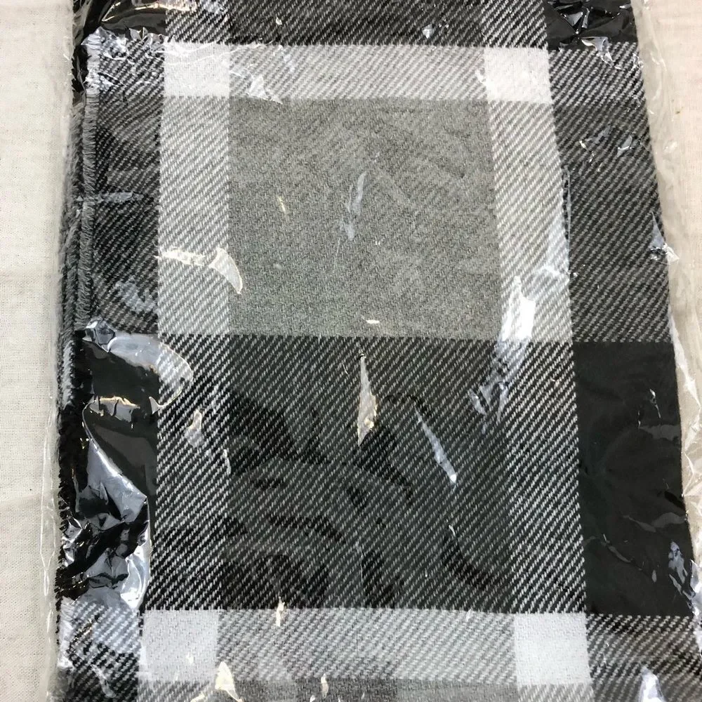 BNWT‎ Fashions by Mirabeau Plaid Scarf Black Grey